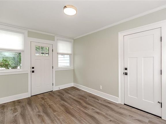 5th image of 8 Barnes St