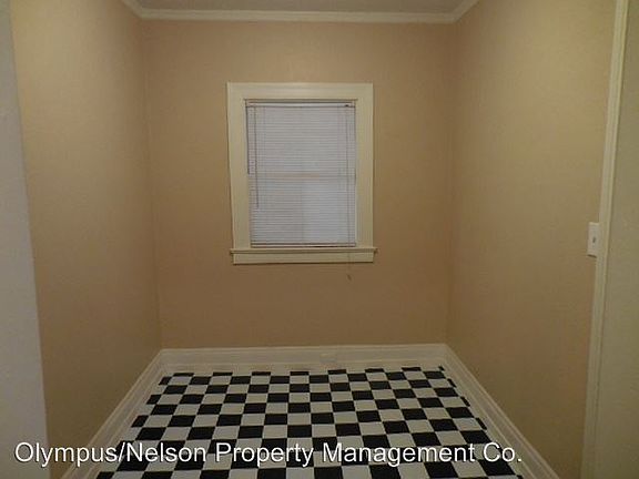 5th image of 3920 Fannin St APT 205