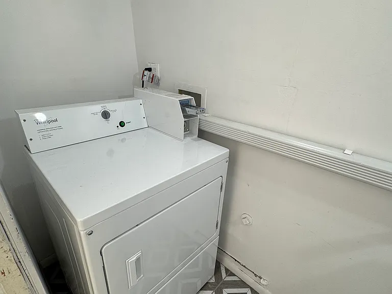 307 N Hollywood Way #B — Photo 11