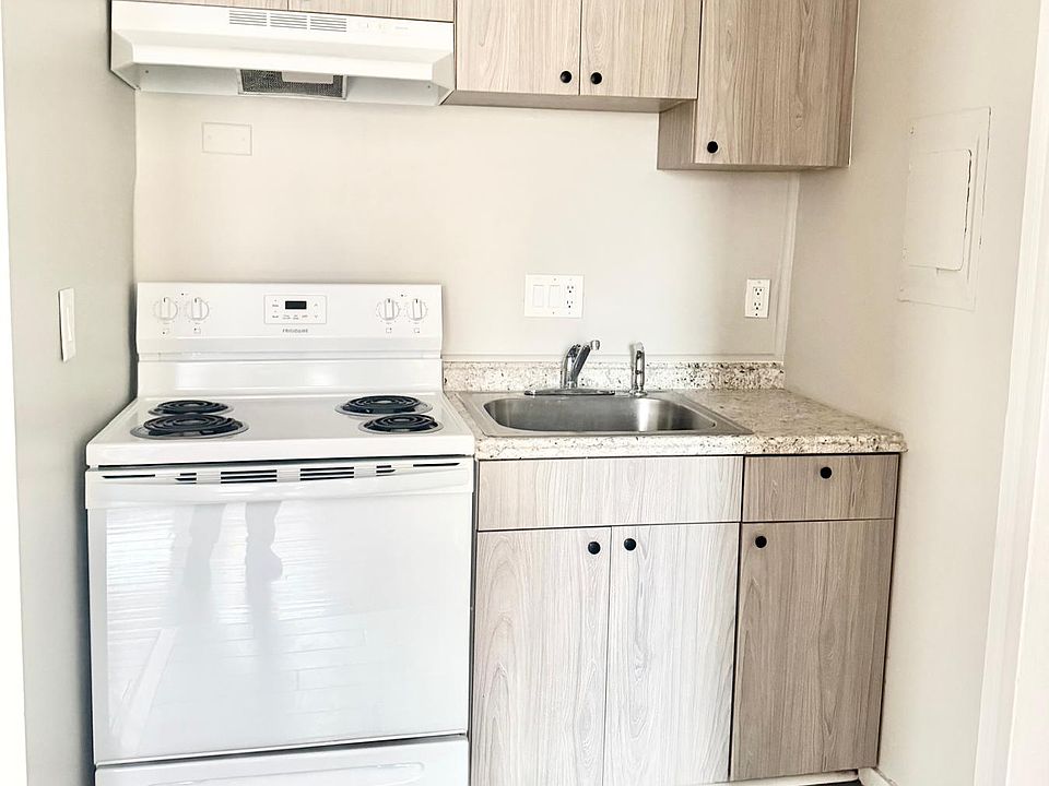 1st image of 172 Fountain St APT 1R