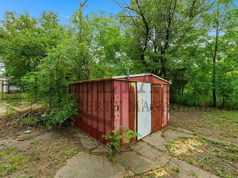 1425 S Laura Ave — Photo 6