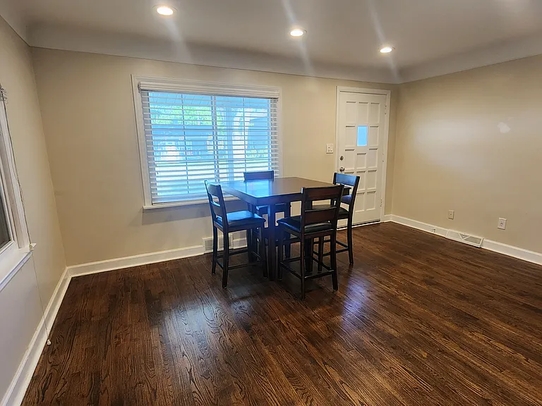 30066 Brentwood St — Photo 3