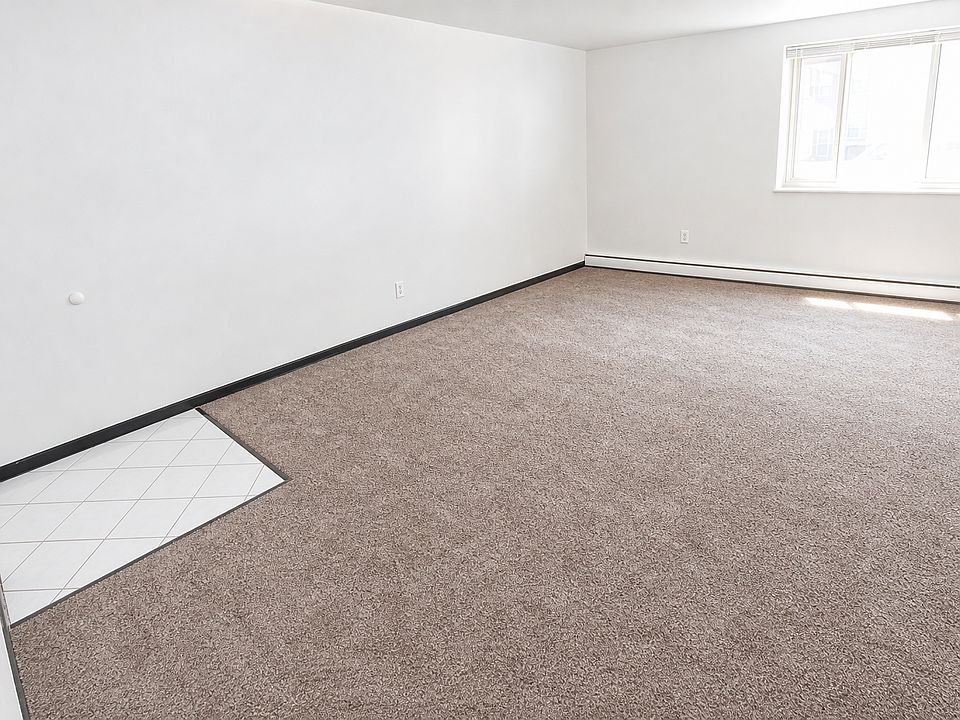 1-Bedroom - Available NOW or August!