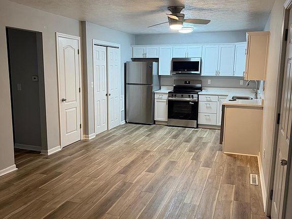 5th image of 219 Clarinet Blvd E