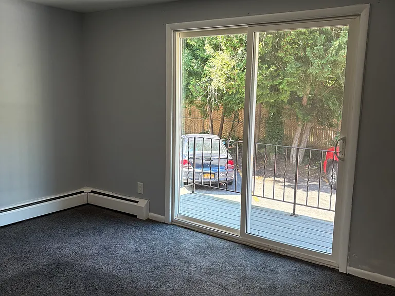 1027 Highland St #7 — Photo 14