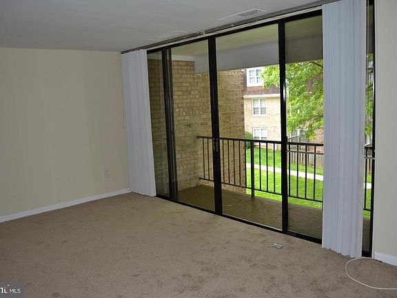 5th image of 742 Quince Orchard Blvd APT 202