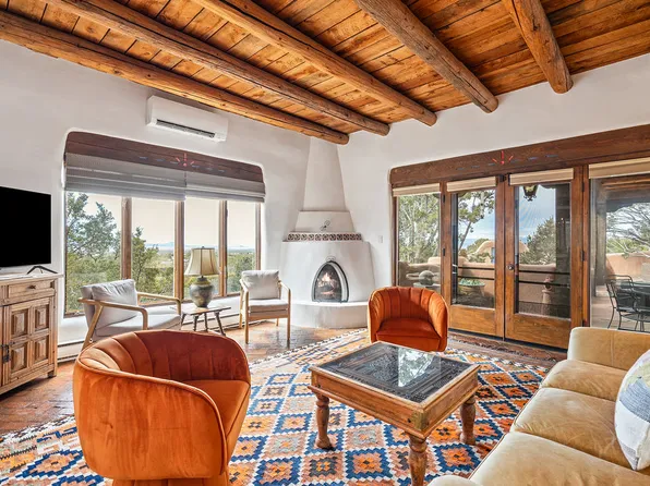 147 Nine Mile Rd, Santa Fe, NM 87508