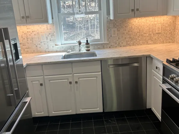 14 Cross Hwy #D, Westport, CT 06880