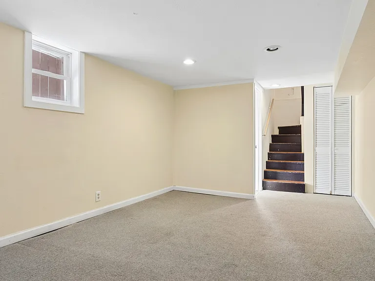 512 Jackson St — Photo 19