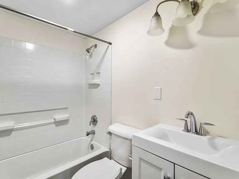 512 S Main St #3 — Photo 13
