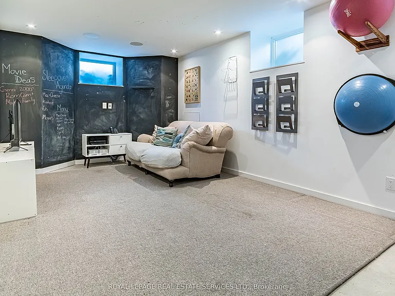 241 Garden Ave — Photo 28