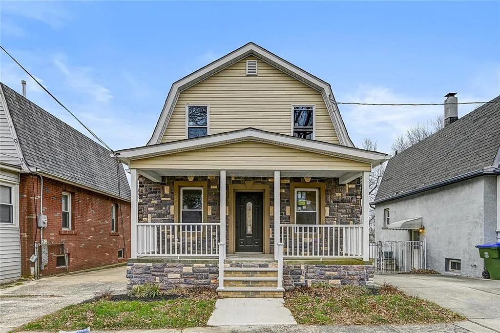 71 Evergreen Ave photo 1