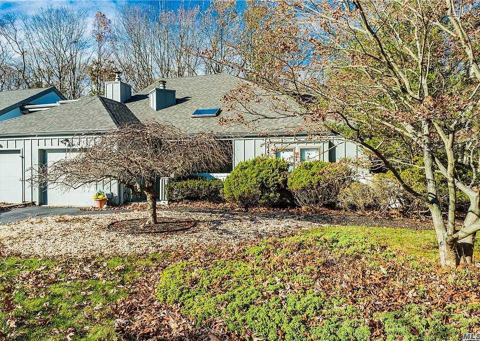 1st image of 60 Laurel Cres