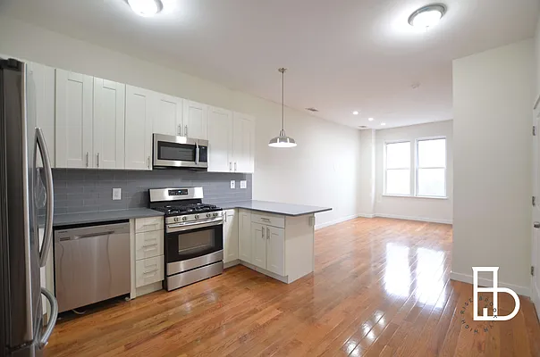 Rented by Miron Realty Group | media 20