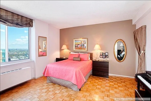 Sold by Bond New York | media 39