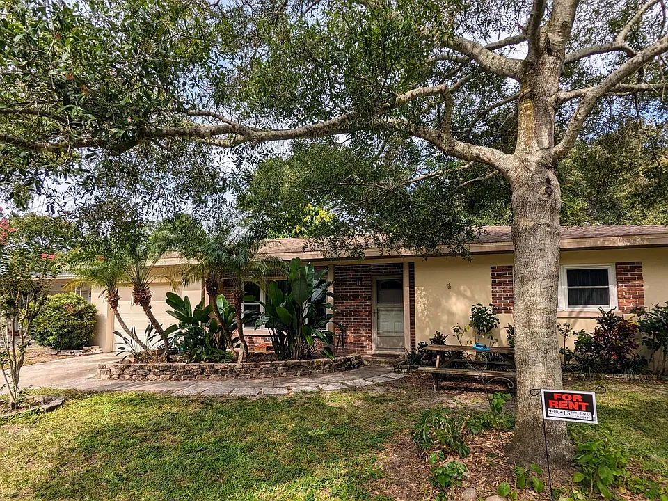 945 Victor Dr