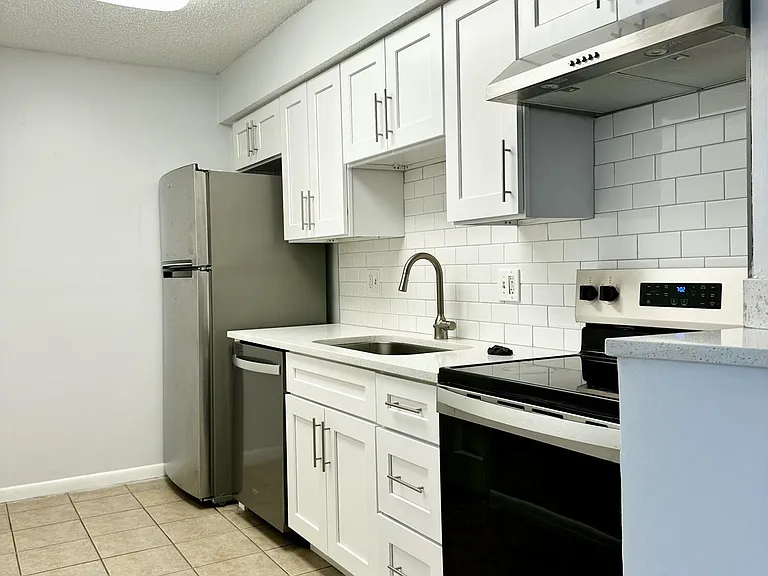 2451 Whispering Woods Blvd #3 — Photo 7