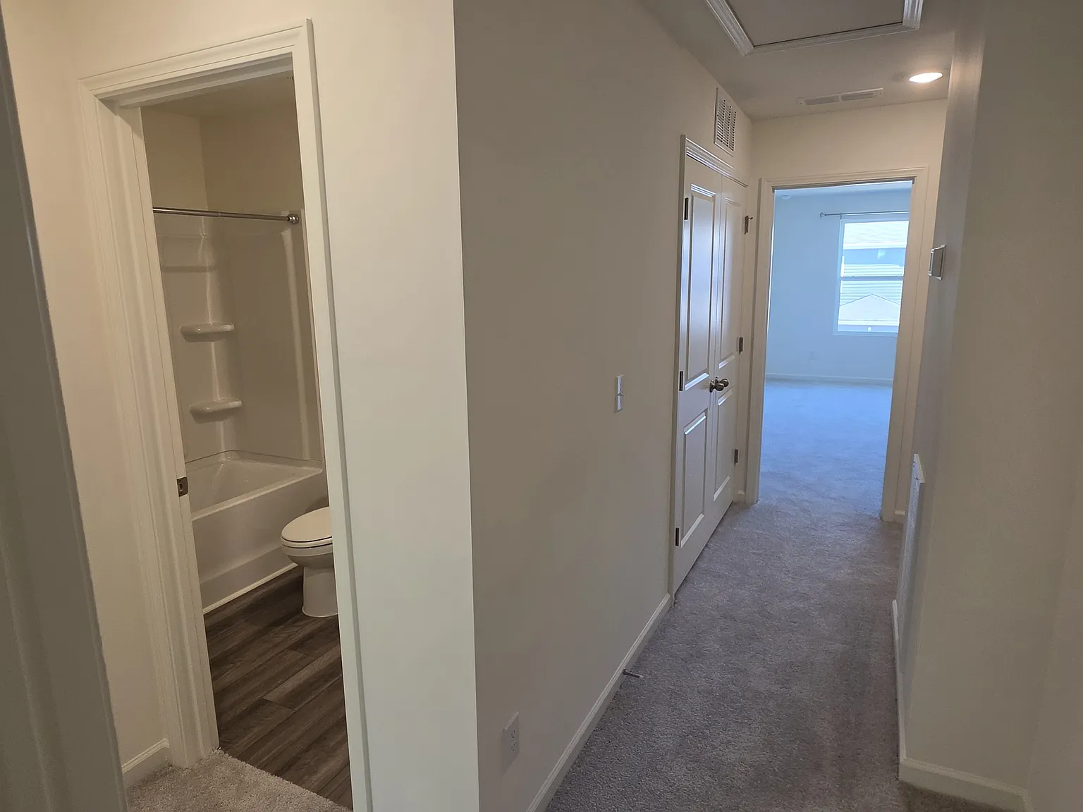 3 bed, 1594 sqft, $1,850 — Photo 2