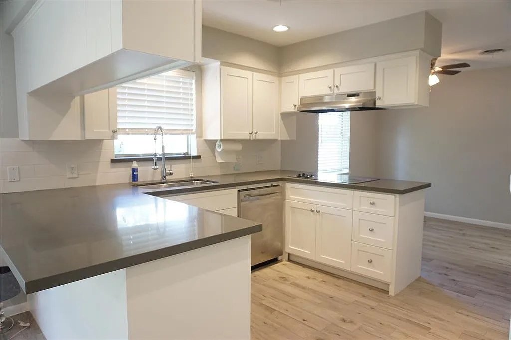 3 bed, 2.0 bath, 1781 sqft, $2,900 — Photo 3
