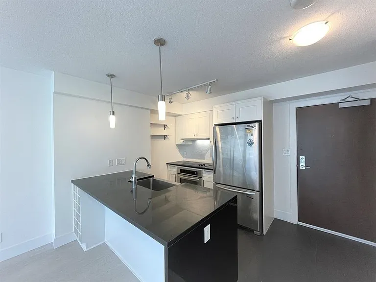 888 Homer St #7F — Photo 1