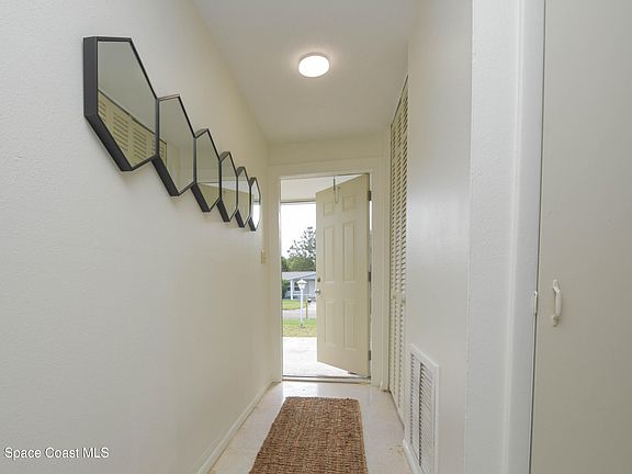 3rd image of 302 Dartmouth Ave