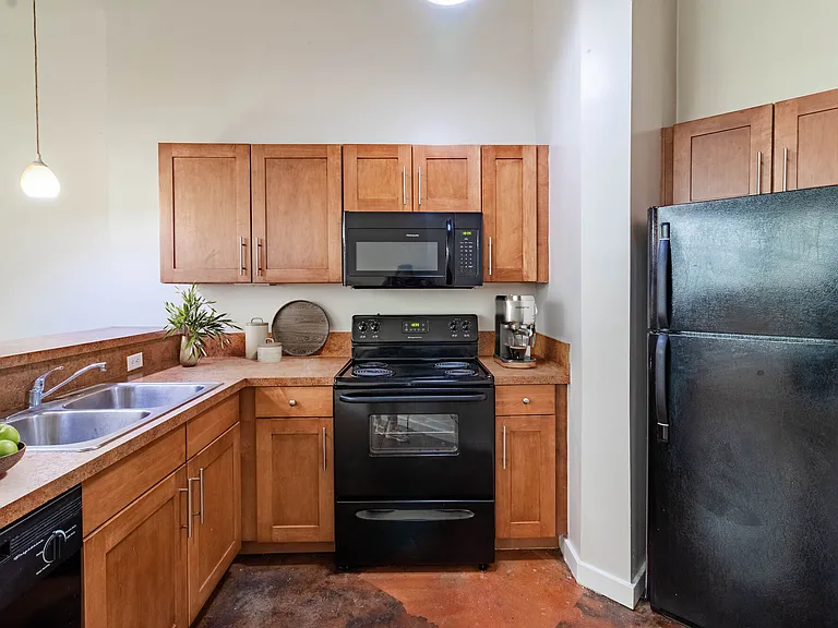 District Square Apartments — Photo 2