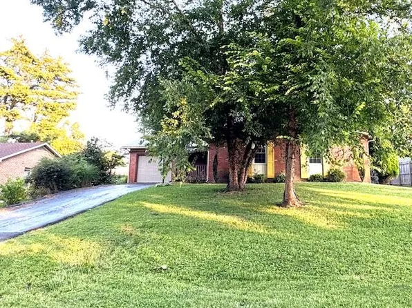 105 Whitney Ave, Lawrenceburg, KY 40342