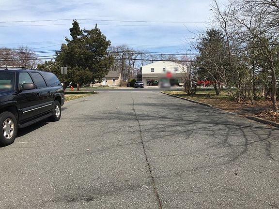 4th image of 2301 Dellwood Dr
