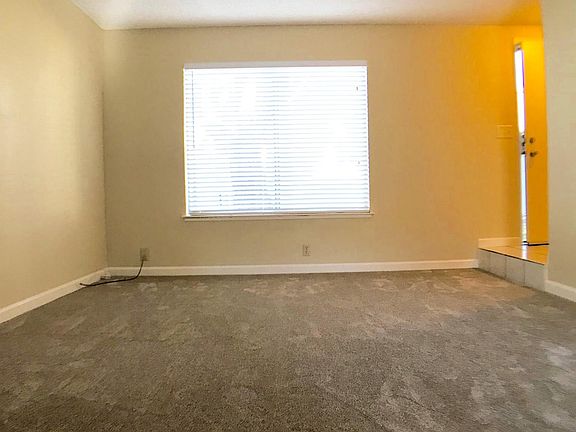living room pic 1