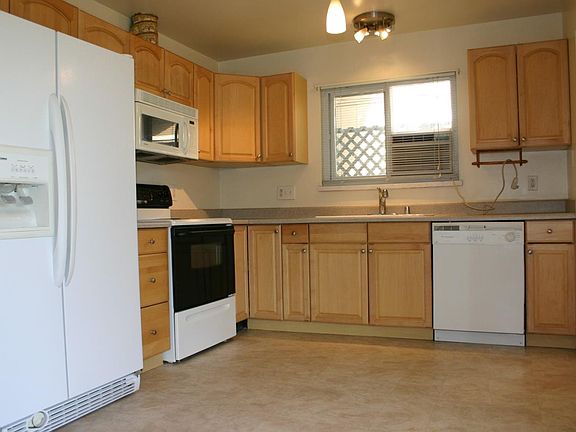 3rd image of 16880 De Witt Ave