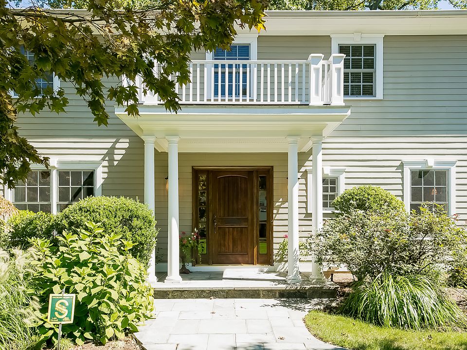 1st image of 20 Dell Dr