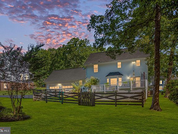3rd image of 606 Stonewall Ln