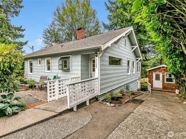 15229 22nd Avenue SW, Burien, WA 98166