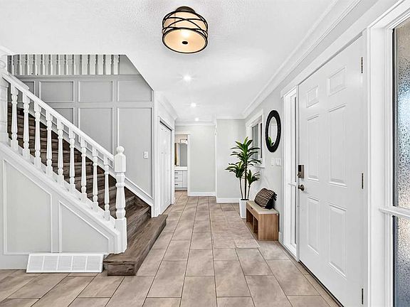 5th image of 884 W East Chestermere Dr