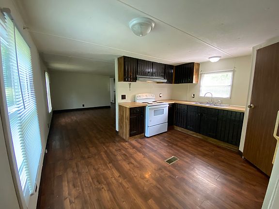 4th image of 8897 N Farm Road 137