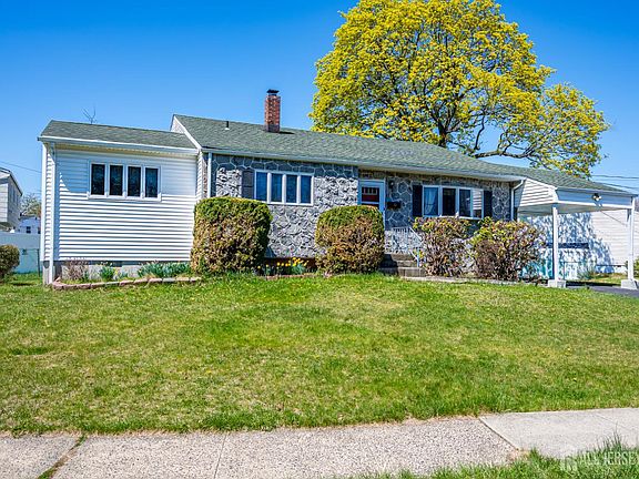 2nd image of 40 Meeker Ave