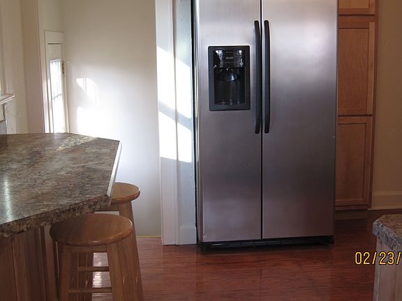 New Eat-in Kitchen with New Stainless Steel Appliances