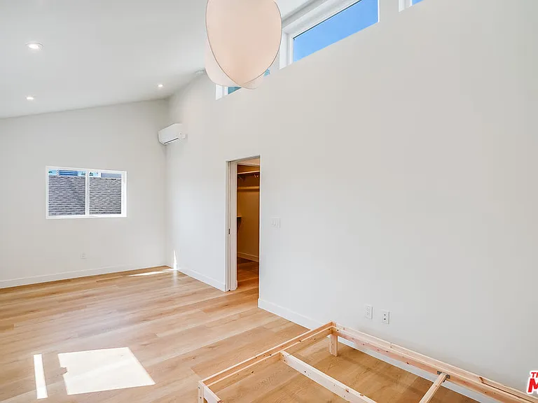 1780 Midvale Ave — Photo 14