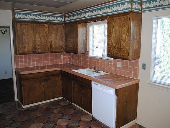 5th image of 2943 Winston Dr