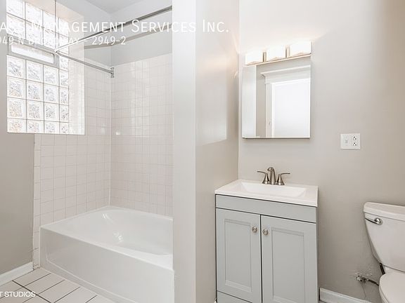 5th image of 2949 N Broadway St #29492