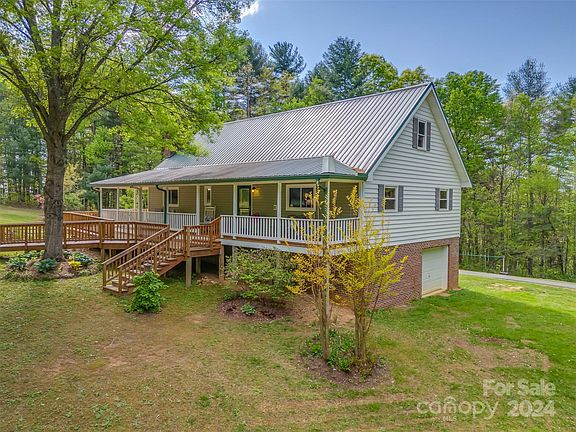 4th image of 35 Aileen Dr