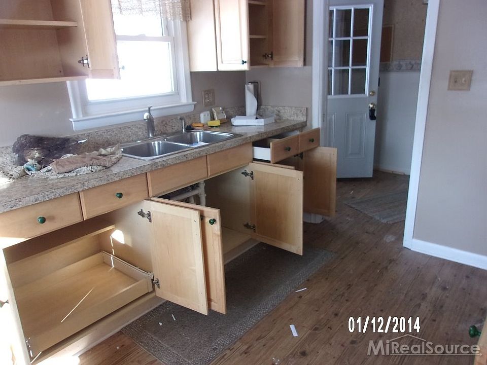 2nd image of 147 Riverside Dr