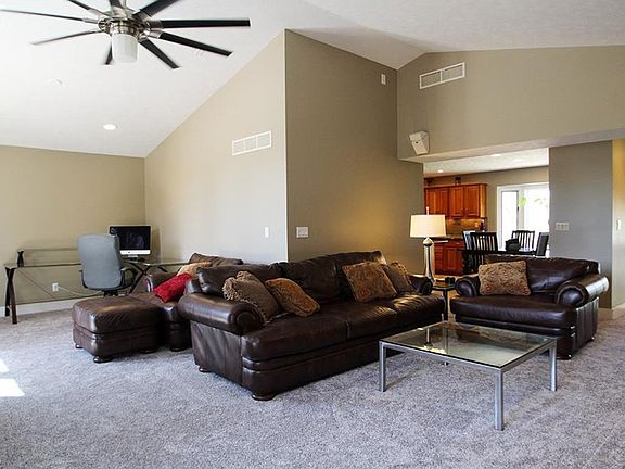 3rd image of 4430 Pine Lake Dr