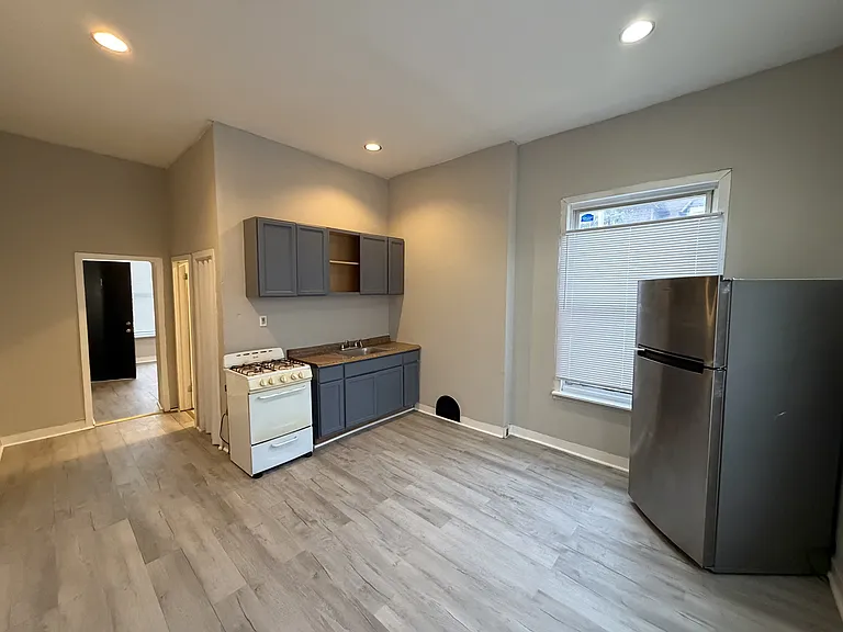 4643 Leiper St — Photo 1