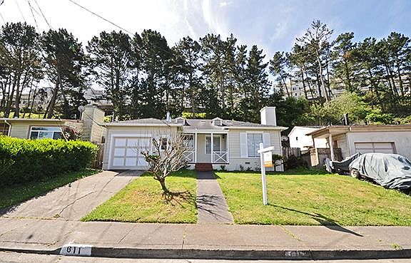 1st image of 611 Larchmont Dr