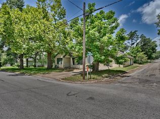 1006 S Holland St, Bellville, TX 77418
