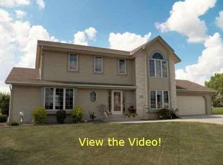 4156 W Valley View Dr, Franklin, WI 53132