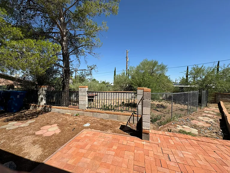10 W Forrest Feezor St — Photo 29