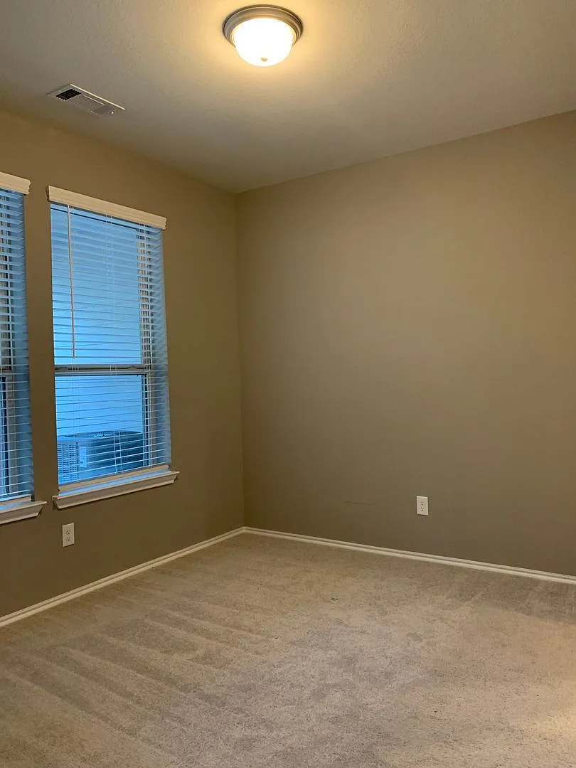 4 bed, 3.5 bath, 2420 sqft, $3,350 — Photo 4