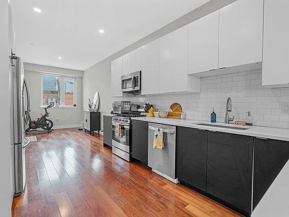 3rd image of 1838 Frankford Ave #1